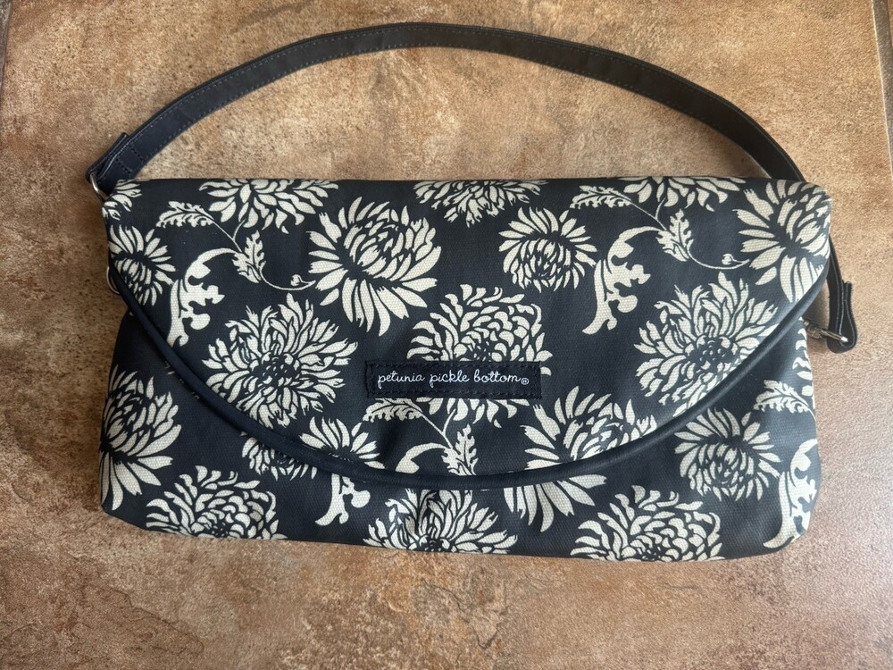 Petunia Pickle Bottom Diaper Bag Black & White Floral Flower with Changing pad